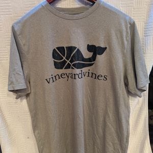 Vineyard Vine t shirt